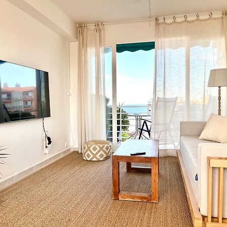 Light-Filled Apartment With Sea Views 托雷莫利诺斯 外观 照片